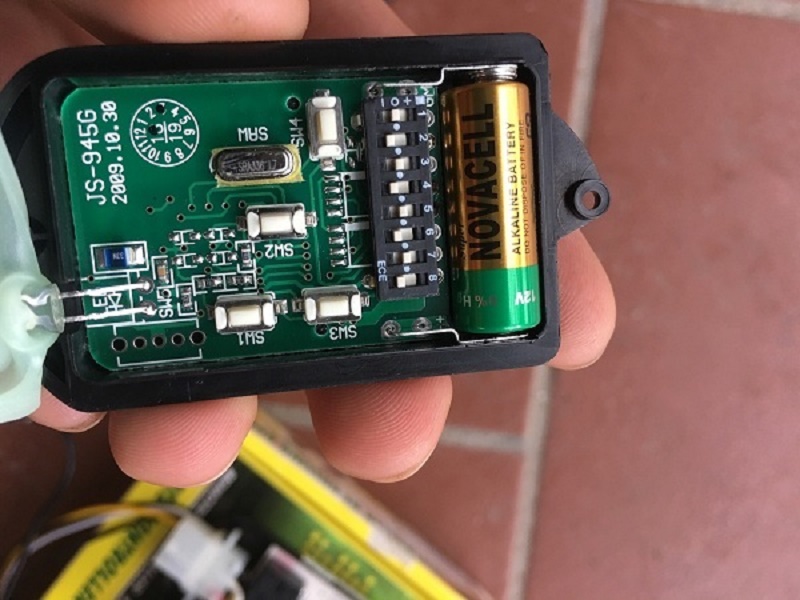 remote cửa cuốn